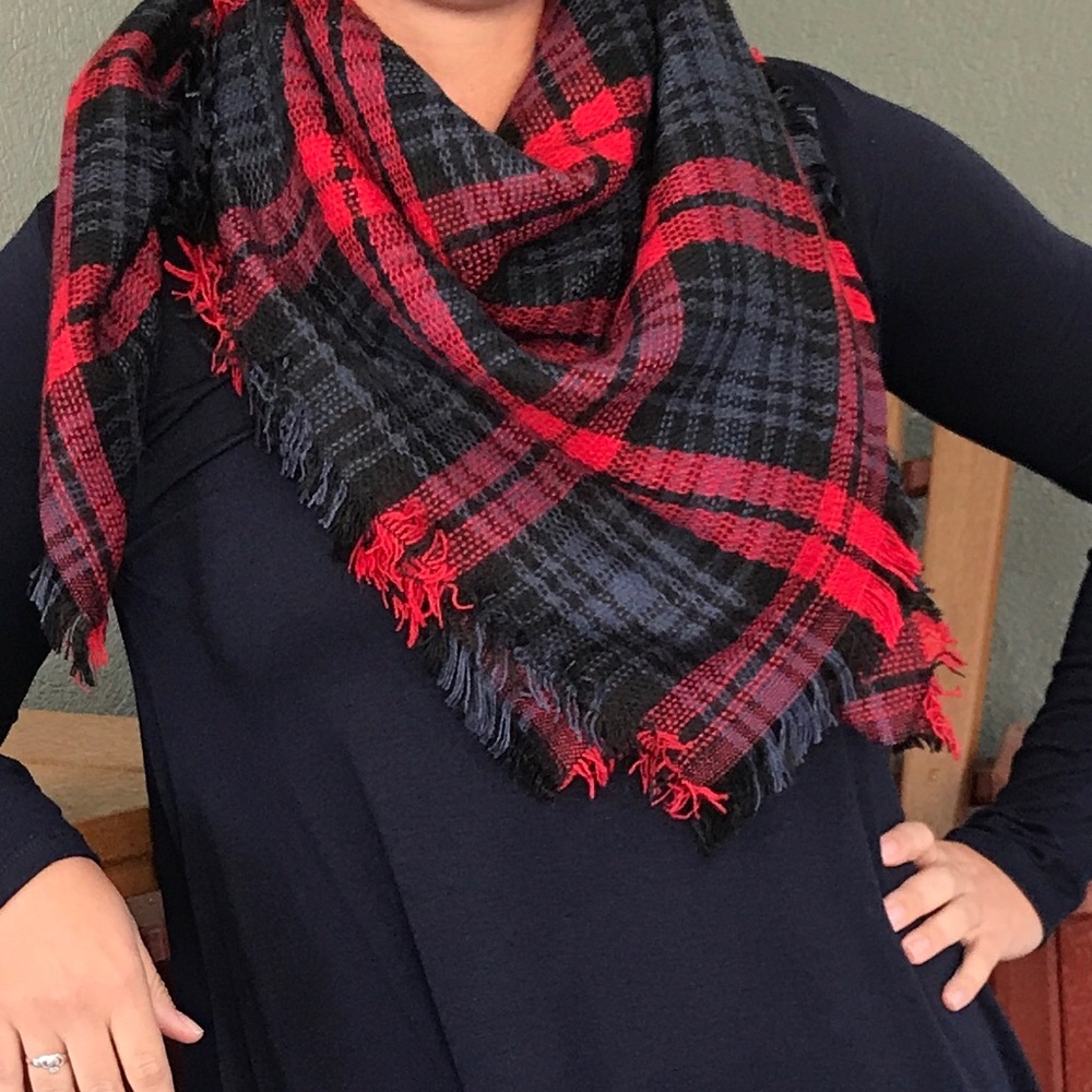 Mini fringe blanket scarf